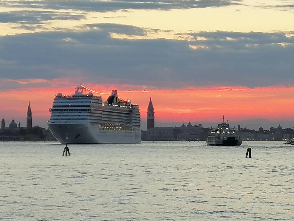 Via Cipro 16 Daire Venedik-Lido Dış mekan fotoğraf
